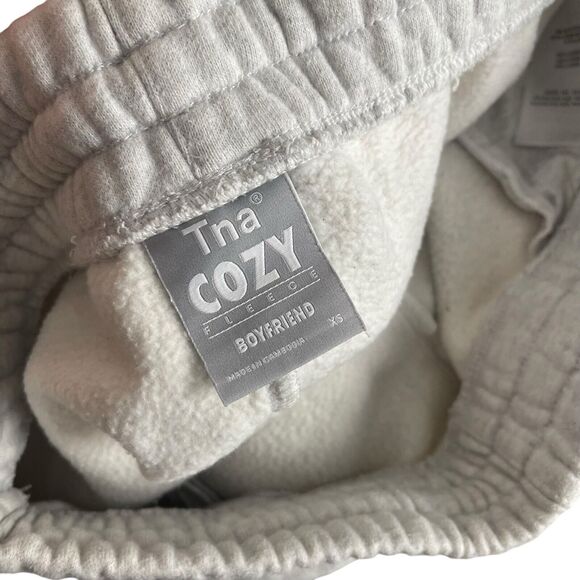 Aritzia Tna XS Cozy Fleece Boyfriend Shorts Light Gray High Rise Lounge - Picture 2 of 8